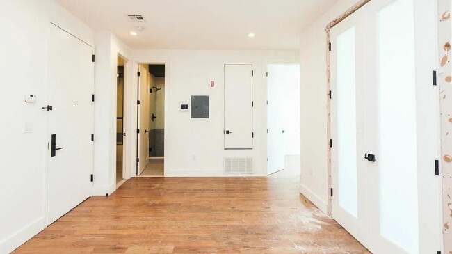 Foto del edificio - 1 bedroom in BROOKLYN NY 11237