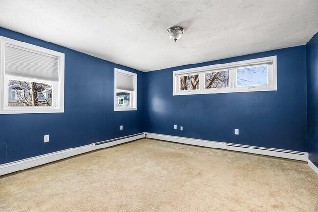 Building Photo - 46 Rhodes Cir