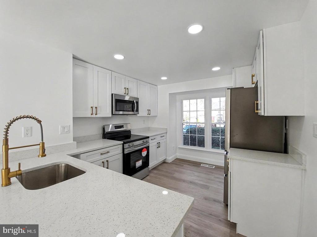 Building Photo - 8500 Hawk Run Terrace