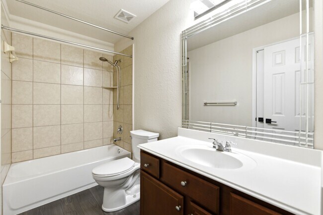 Foto del edificio - 15002 Miller Meadows Ln
