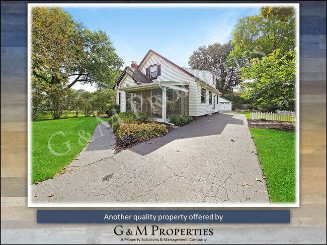 Building Photo - Rarely Available 4-Bedroom in the West Iro...