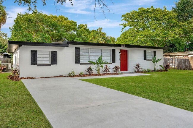 Building Photo - 4105 W Mango Ave