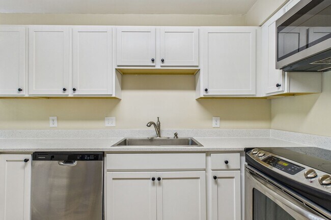 Foto del edificio - Charming 3-Bedroom Townhome in Sunset Woods