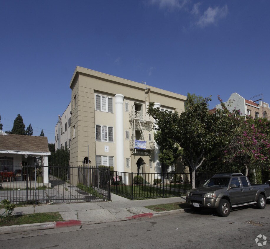 Building Photo - Lamlex La Mirada