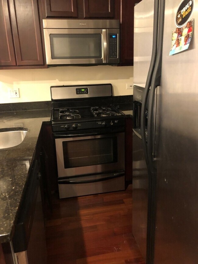 Foto del edificio - 3553 W Ainslie St