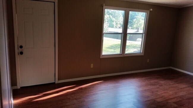 Foto del edificio - 8830 Highland View Rd