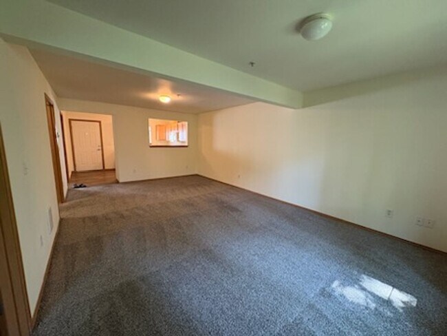 Building Photo - Belleau Woods: Your Home is Waiting!