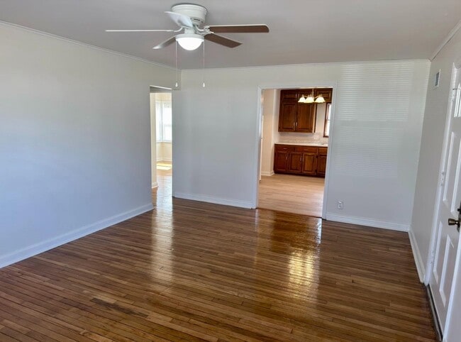 Building Photo - 206 W Conron Ave