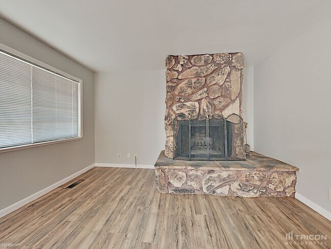 Building Photo - 787 La Paloma Rd