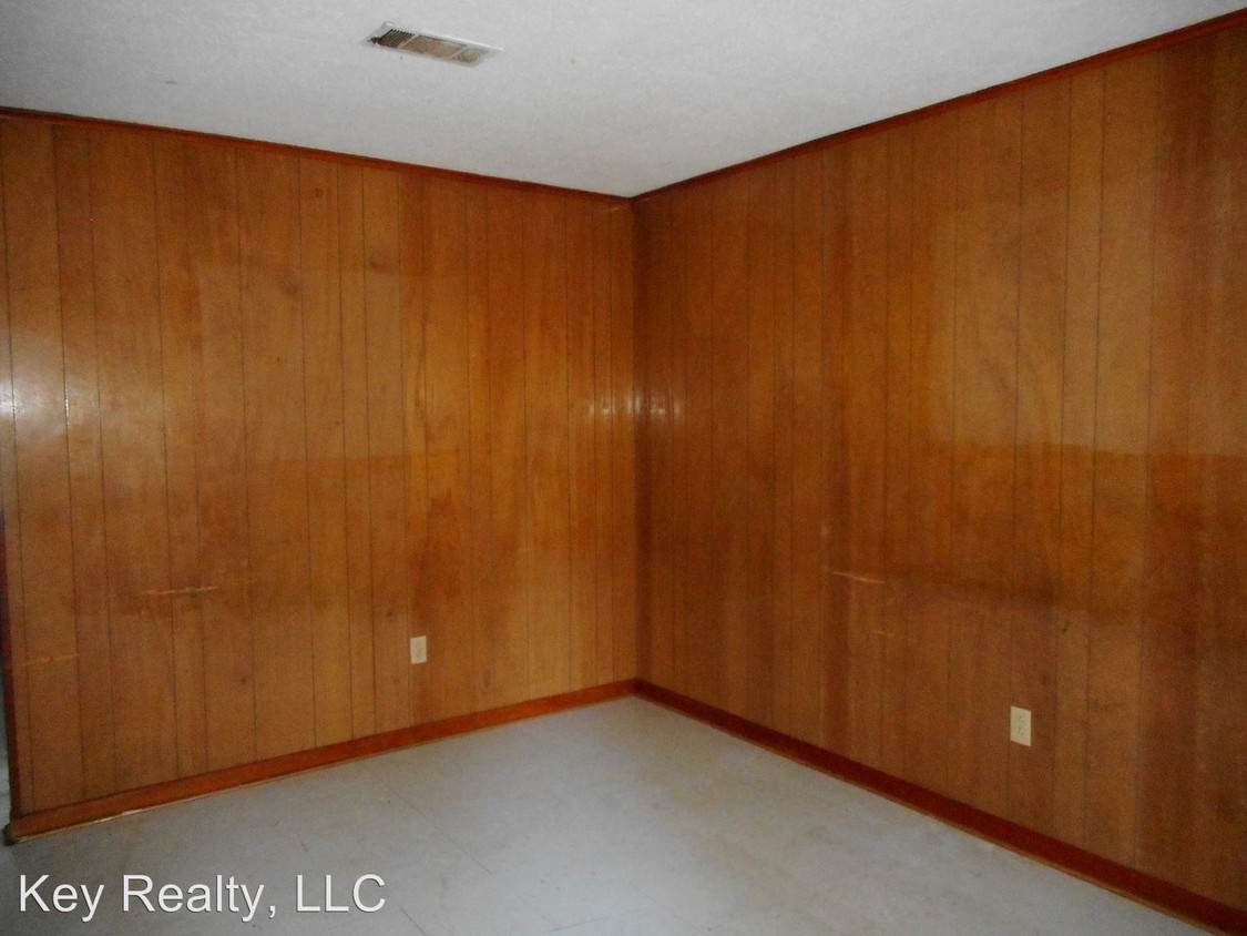 Building Photo - 418 Forest Ave