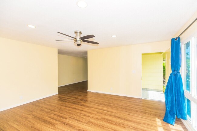 Building Photo - Single Family in HawaiiKai