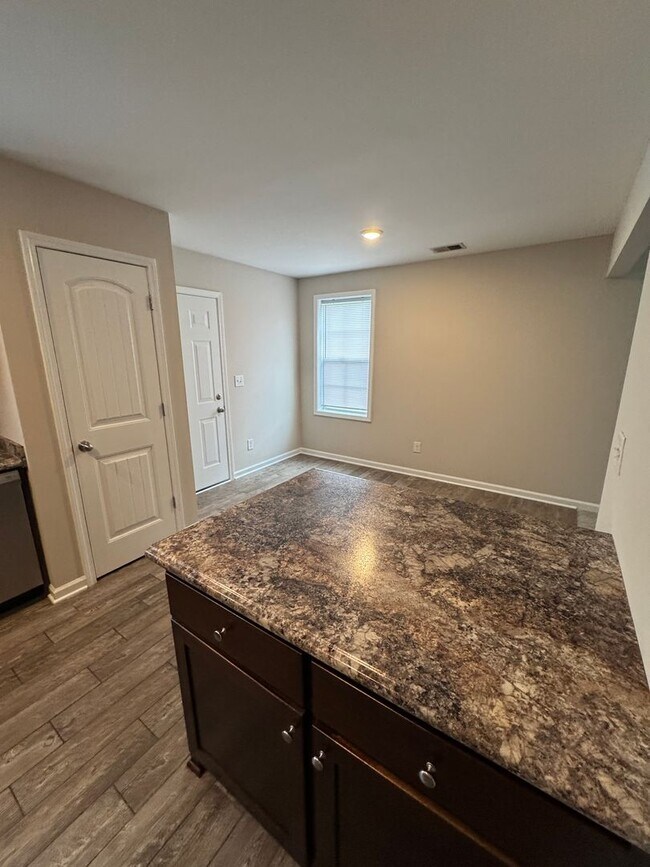 Building Photo - Charming 3 bed 2 bath home in Smyrna near I24 and I840