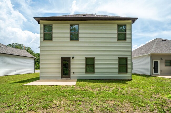 Building Photo - Move-In Special! Pay only ½ of your first ...