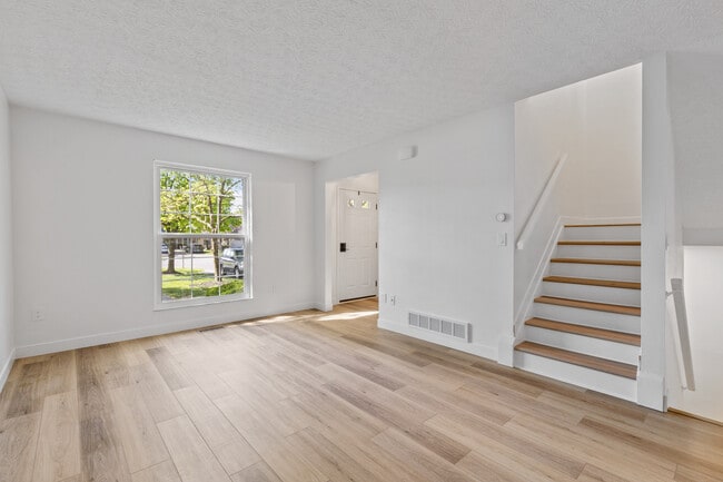Building Photo - 698 Slate Hollow Ct