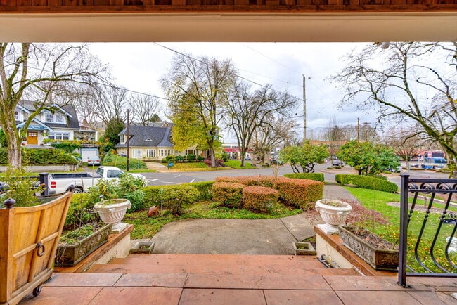 Foto del edificio - 3321 NE Peerless Pl