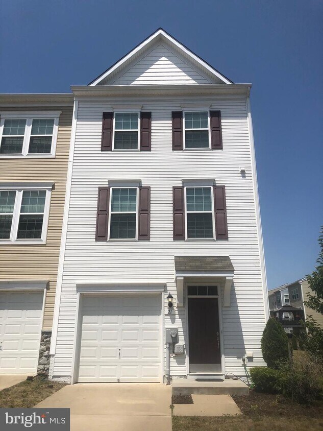 21 CORPORATE, Falling Waters, WV 25419 Townhome Rentals in Falling