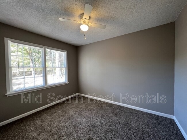 Building Photo - 3155 Vista Grande St