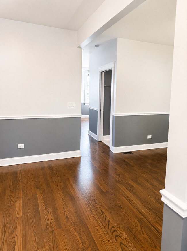 Building Photo - 3509 S Mozart St