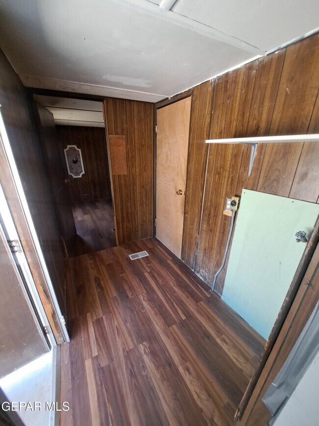 Foto del edificio - 905 NE Camp St
