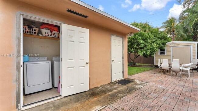 Foto del edificio - 7410 NW 2nd Terrace