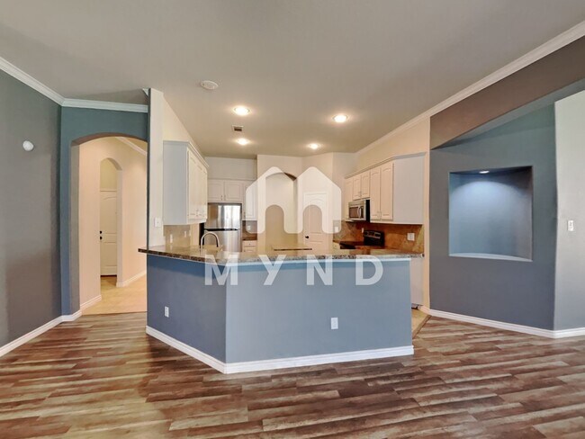 Building Photo - 425 Corriente Trl