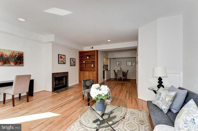 Foto del edificio - 1112 25th St NW