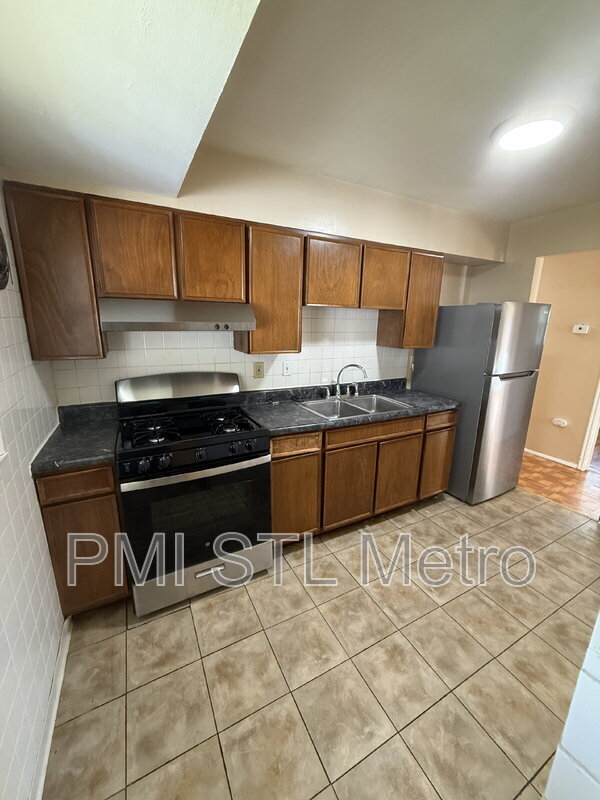 Foto del edificio - 329 Caithness Rd