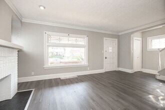Building Photo - 10101 Greenview Ave