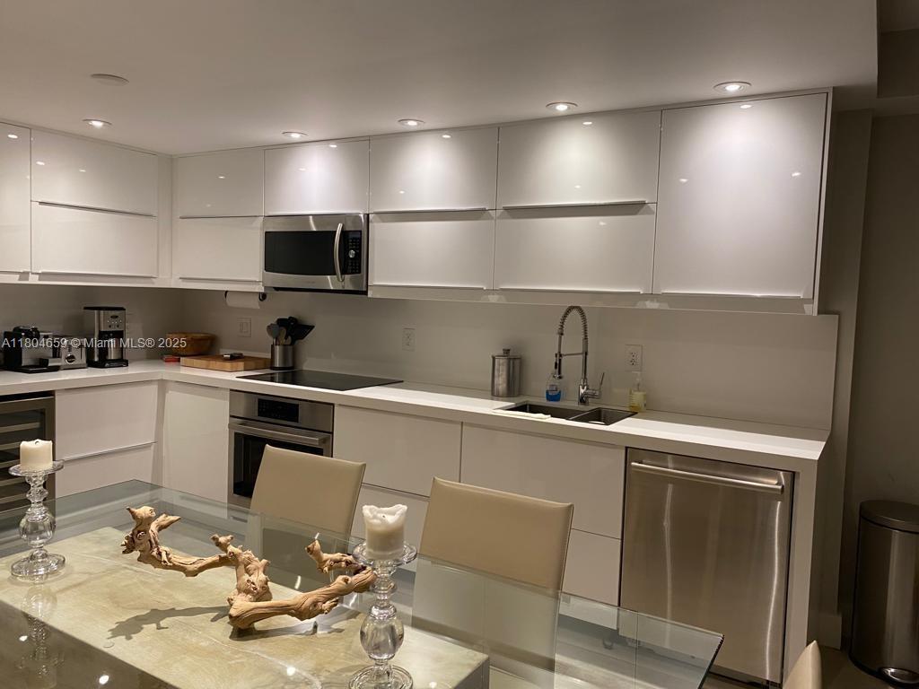 Foto principal - 2301 Collins Ave