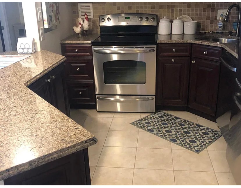Fully equipped kitchen pantry new appliances granite countertops - 1800 Roundhill Rd