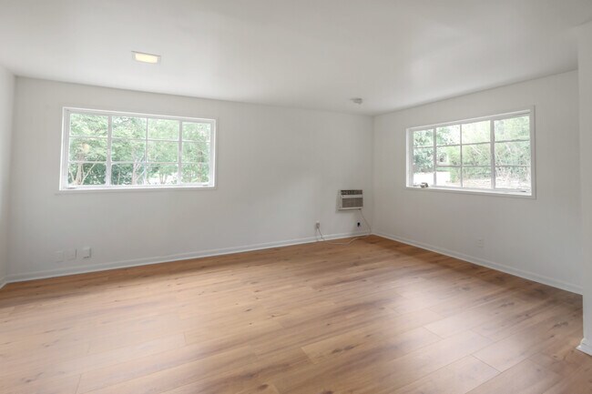 Building Photo - 3400 Lafayette Ave
