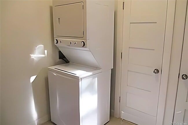 Building Photo - 28-06 35th Ave