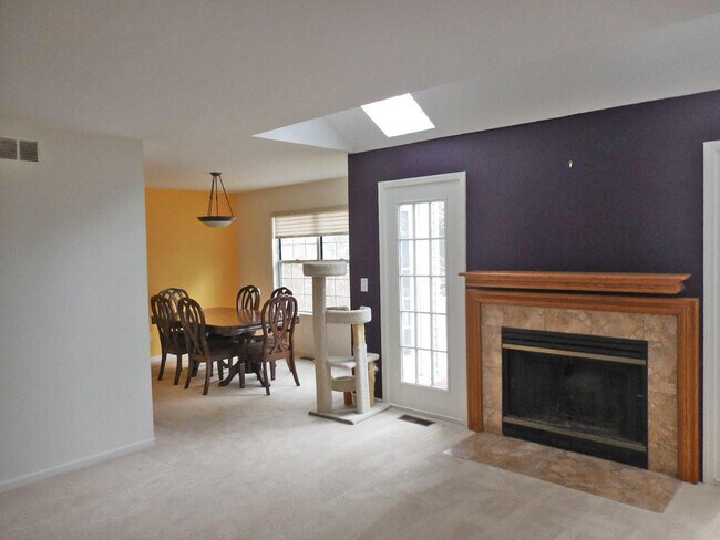 Building Photo - 4314 Hillside Dr