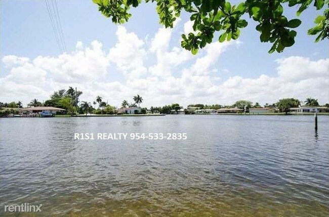 Foto del edificio - 1 br, 1.5 bath Condo - 1881 Middle River D...