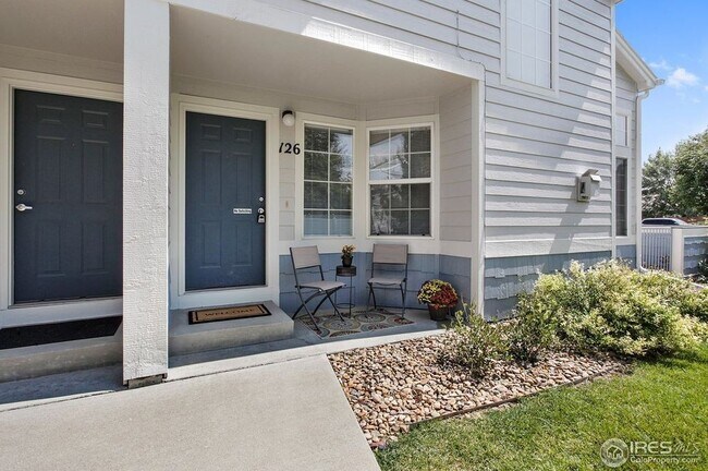 Building Photo - IMMACULATE 2 BED/1.5 BATH TOWNHOME IN LONGMONT - AVAILABLE NOW!