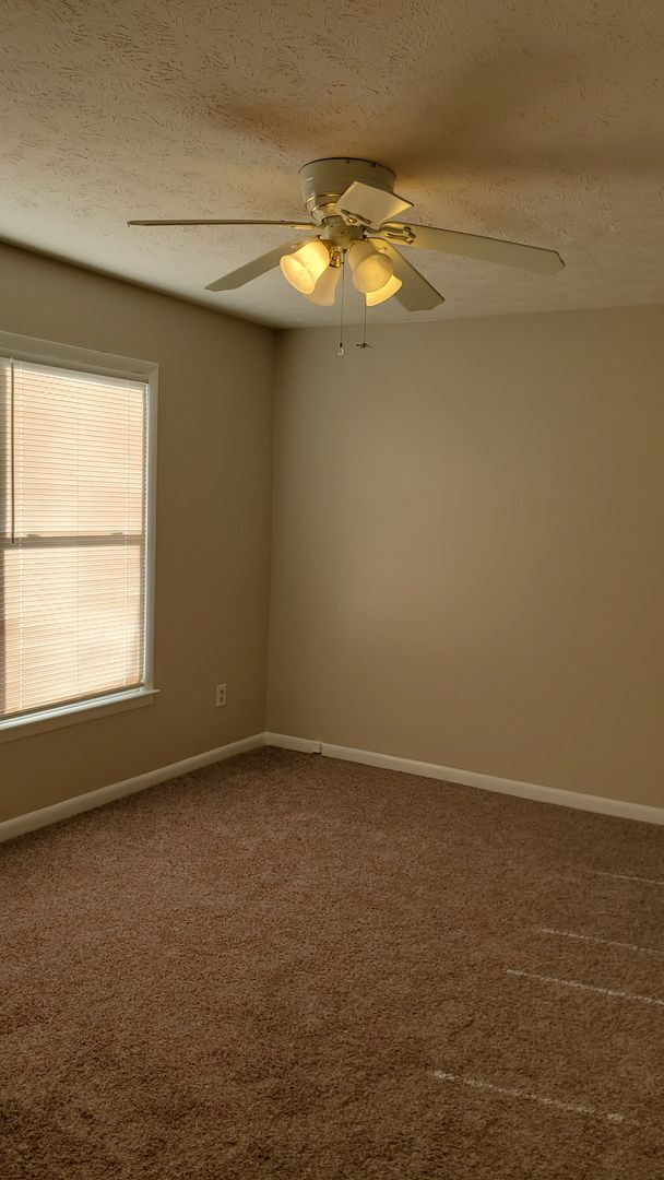 Building Photo - 2 WEEKS FREE OFF OF THE 1ST FULL MONTHS RENT