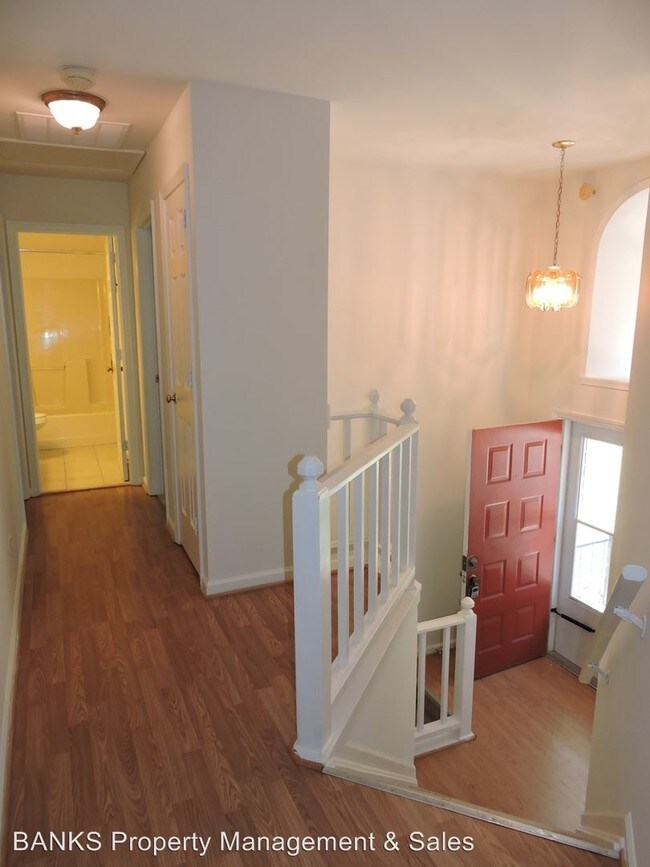 Building Photo - 6917 Runnymede Trl