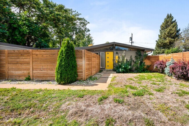 Foto del edificio - LUX 3BD, 2BA Mid-Century Modern Home in Ha...