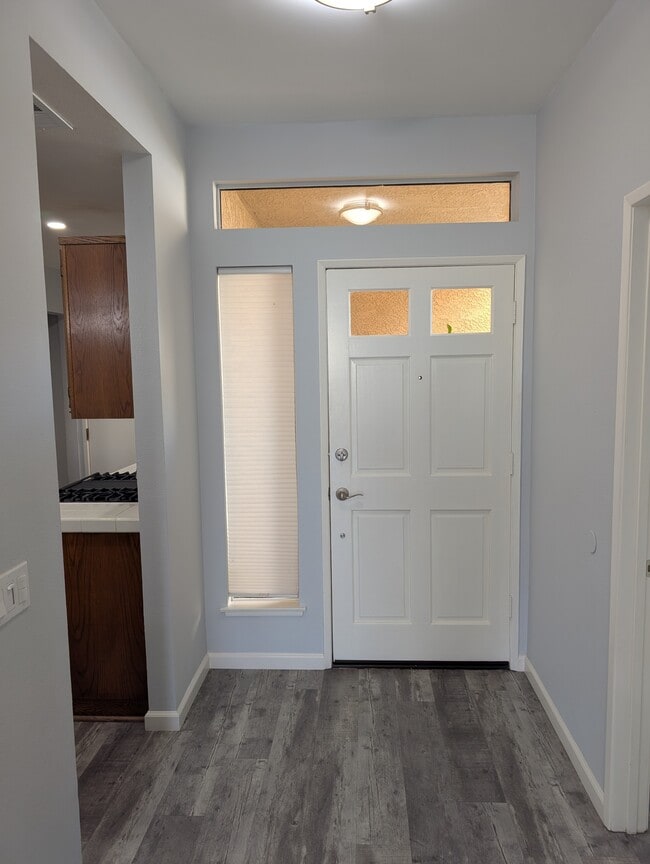 Building Photo - 24003 Arroyo Park Dr