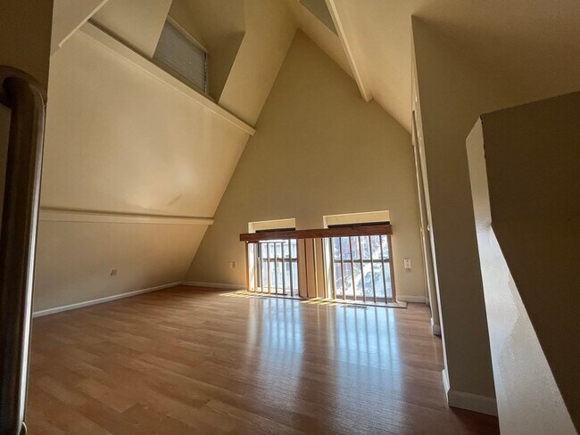 Foto del edificio - 484 E 4th St