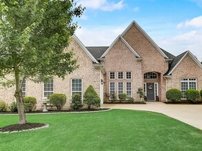 Building Photo - 1071 Nealcrest Cir