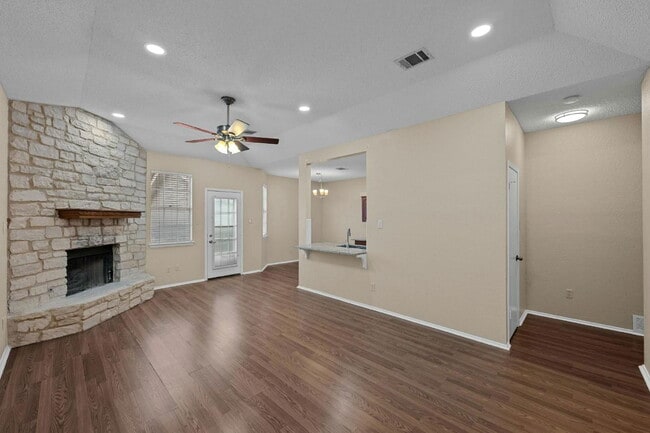 Building Photo - 6501 Brush Country Rd