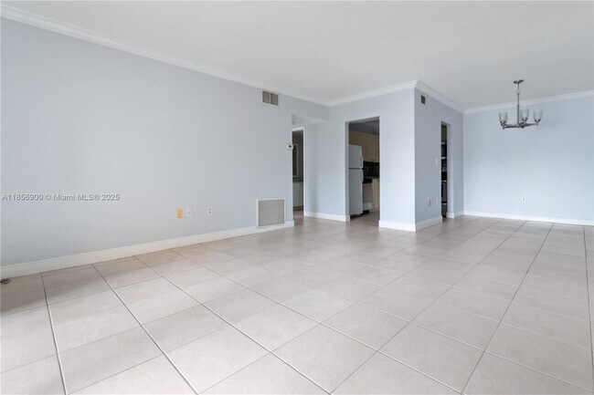 Foto del edificio - 10413 N Kendall Dr
