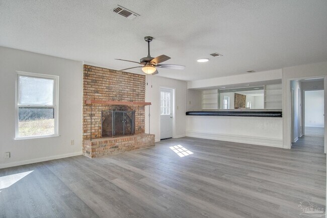 Building Photo - 4725 Clara St