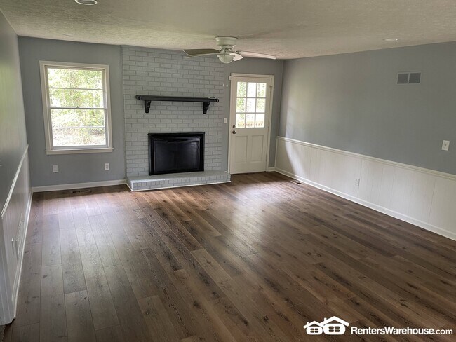 Foto del edificio - 5619 Stewart Mill Rd