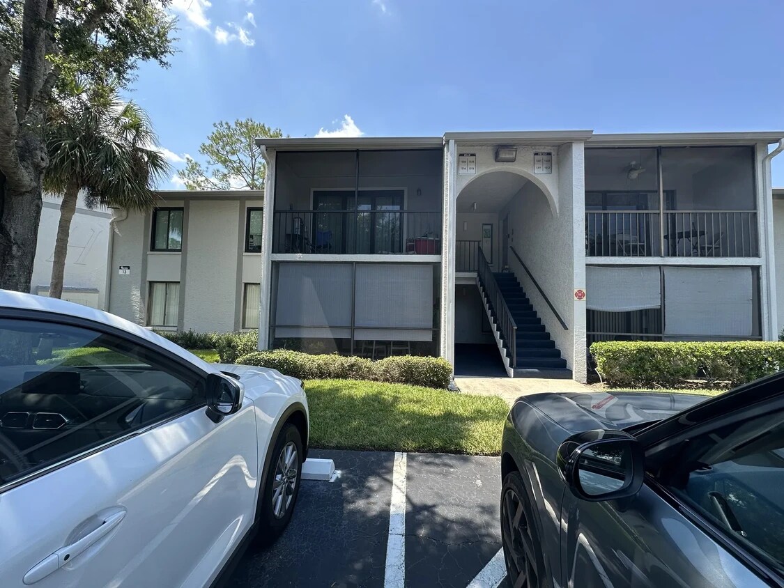 Foto principal - 1311 S Pine Ridge Cir