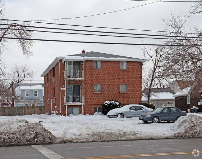 Building Photo - 5841 Transit Rd