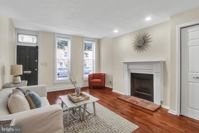 Foto del edificio - 1029 S Hanover St