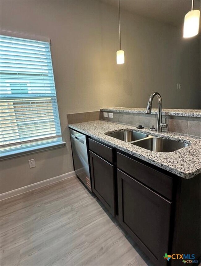 Building Photo - 516 Hudson St