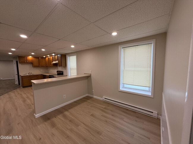 Foto del edificio - 734 Hudson Ave